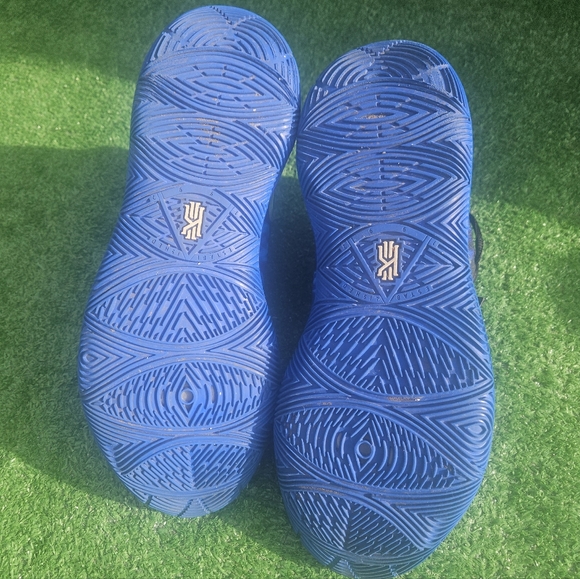 Kyrie 5 "Duke" Men's size 10 C10306-901 - Picture 9 of 10